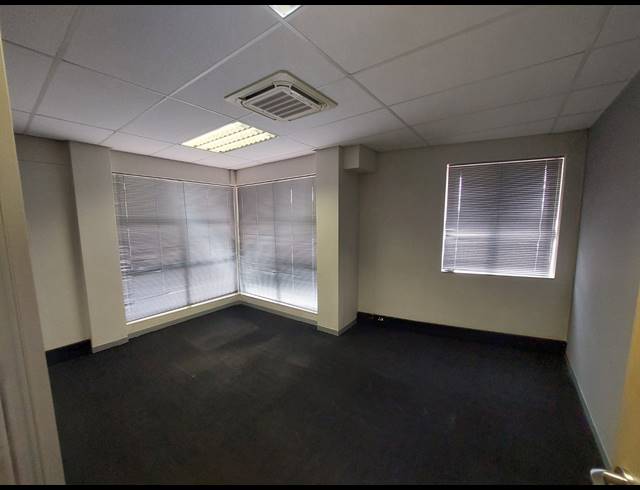 389M² OFFICE TO LET IN GREENSTONE HILL